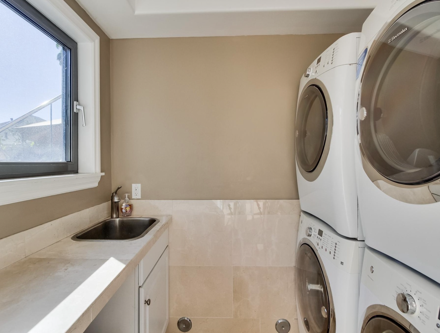 B5170 Villa on the Bay - 4 Bedroom - Image 35